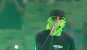 El cantante interpretó Luna.