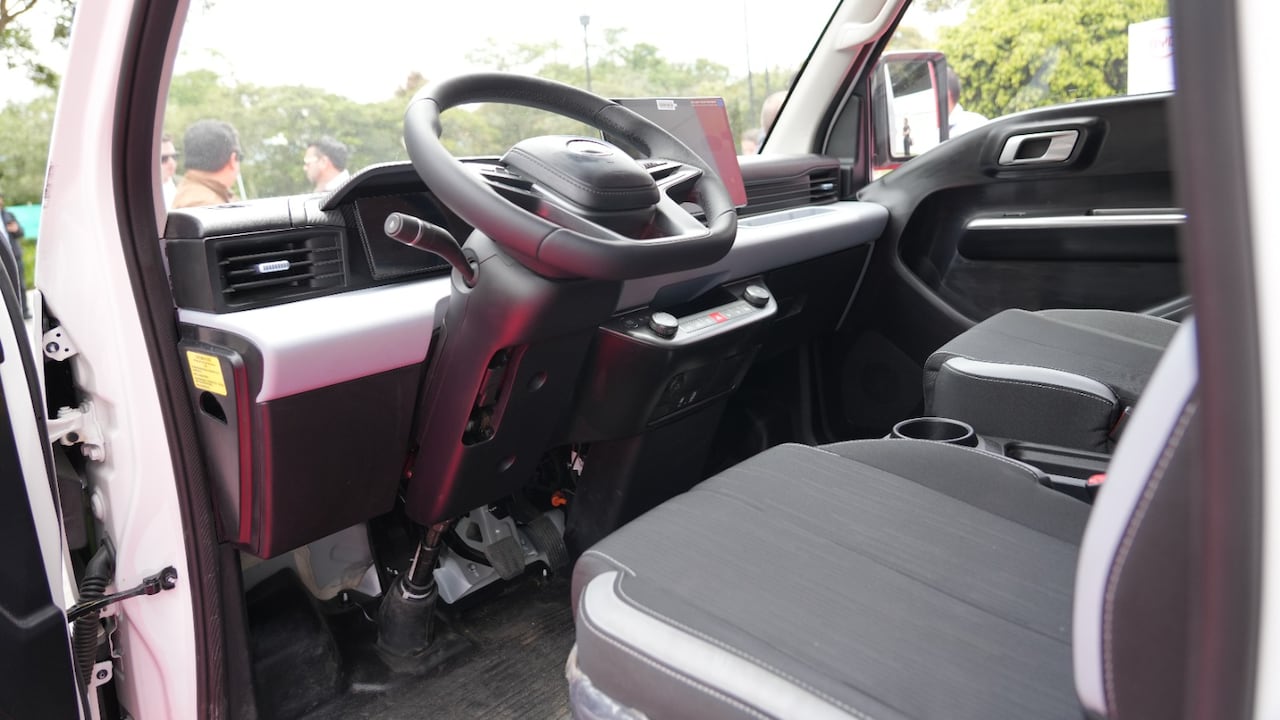 BYD presentó camiones eléctricos para carga, modelos T35 y T75.