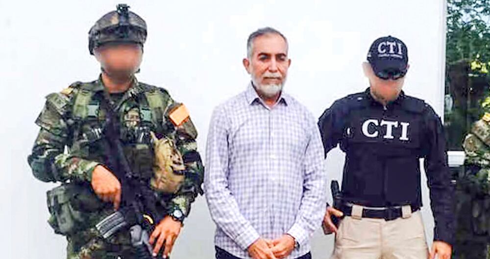 La revisión minuciosa de varios patrones en los casos más grandes de extinción de dominio permitió establecer que innumerables bienes incautados a bandas criminales habían sido escondidos y redireccionados desde el interior de la Fiscalía. 