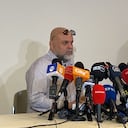 El excomandante paramilitar, Salvatore Mancuso, en rueda de prensa tras recuperar su libertad.