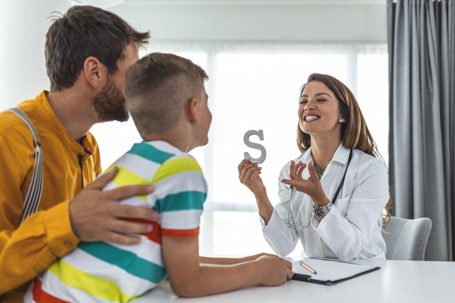 La terapia es fundamental para controlar y eliminar la tartamudez.