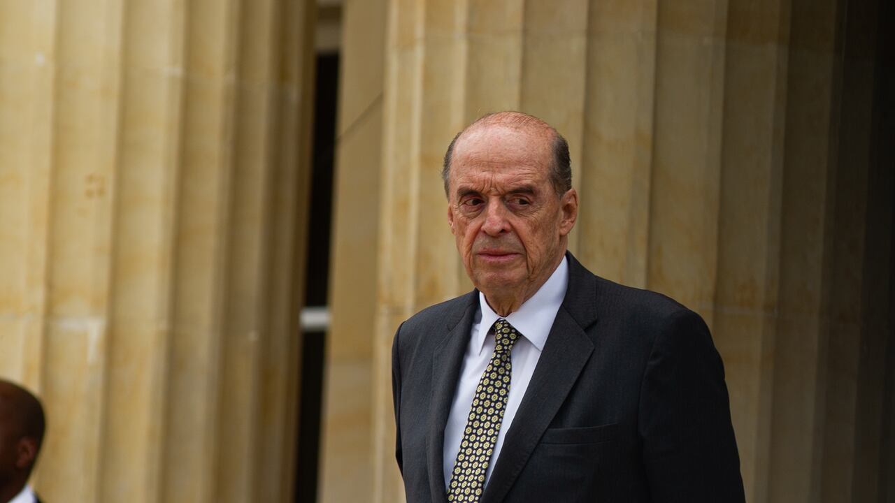 El canciller de Colombia, Álvaro Leyva, durante la visita oficial del secretario de Estado de Estados Unidos, Antony Blinken, a Colombia, antes de la asamblea general de la OEA, más tarde en Lima, Perú. En Bogotá, Colombia, 3 de octubre de 2022. (Foto de Sebastian Barros/NurPhoto vía Getty Images)
