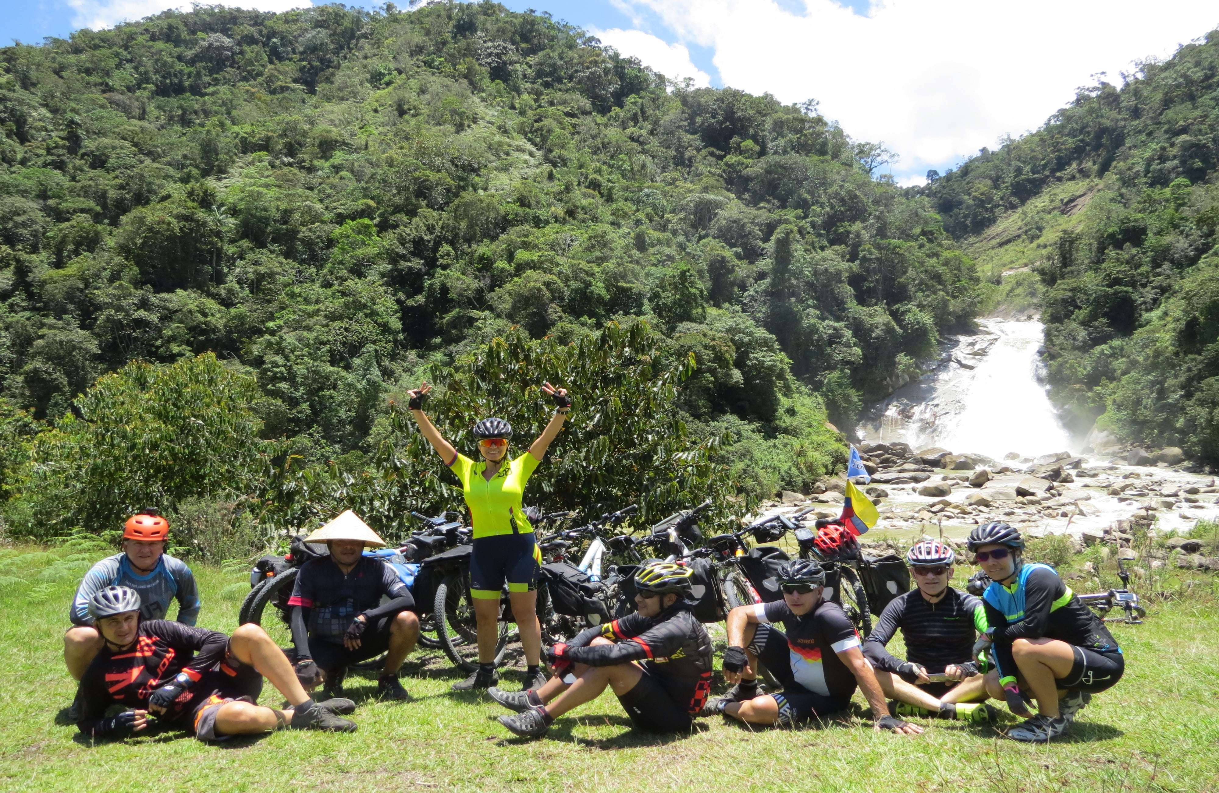 Alejandría. Solo en Antioquia hay más de 12 rutas en bicicleta que recorren bosques y cascadas a través de senderos. La mayoría inician en Medellín y abarcan las vías rurales hacia el departamento de Caldas. También hay recorridos por Betania, Jardín y otros municipios cercanos a la capital de Antioquia. Foto: Cortesía Pedaleando Alma