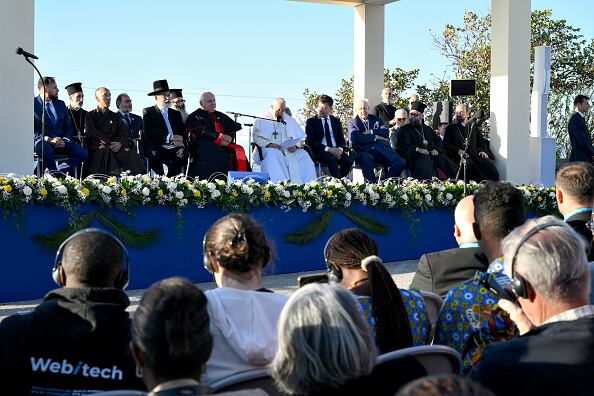 “Y así este hermoso mar se ha convertido en un enorme cementerio, donde muchos hermanos y hermanas se vieron privados incluso del derecho a tener una tumba”.