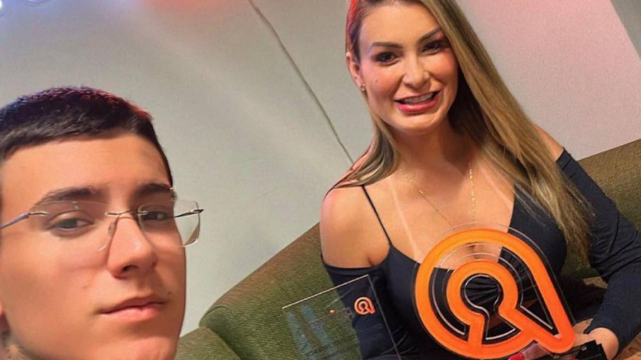 Madre e hijo que trabajan en OnlyFans