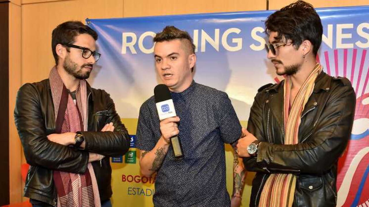 Diamante Eléctrico está conformado por Juan Galeano en el contrabajo y la voz, Daniel Álvarez, en la guitarra y Andee Zeta, en la batería.