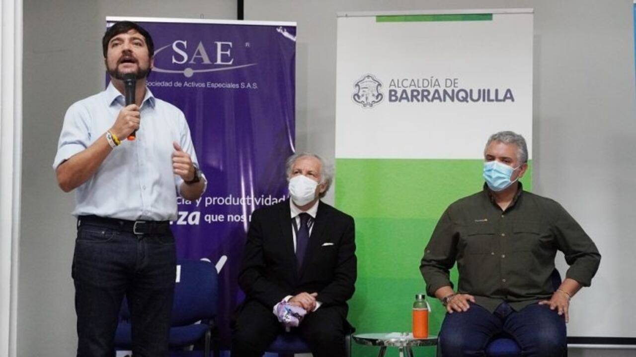 El 3 de diciembre del 2021 junto al entonces presidente Iván Duque se oficializó al distrito como accionista mayoritario de Triple A.
