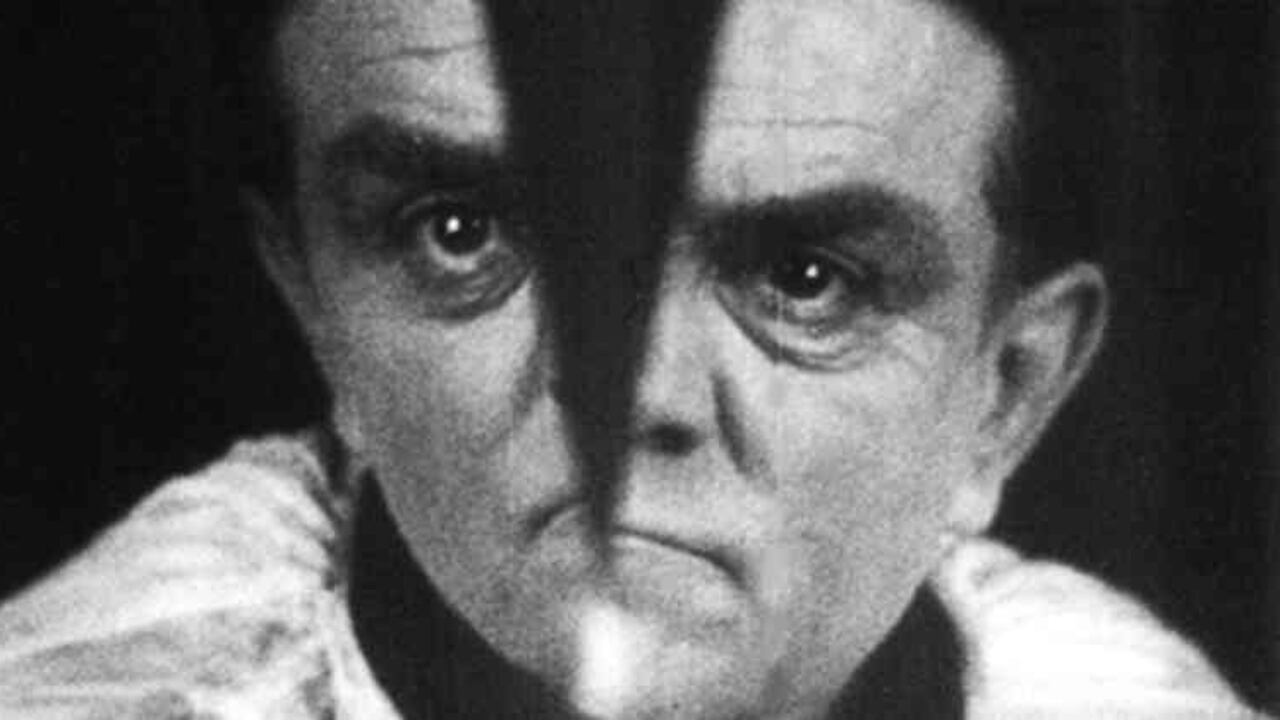 Fotograma de 'La concha y el clérigo', de Antonin Artaud, que inspiró el texto de esta entrega de ARCADIA Traduce.