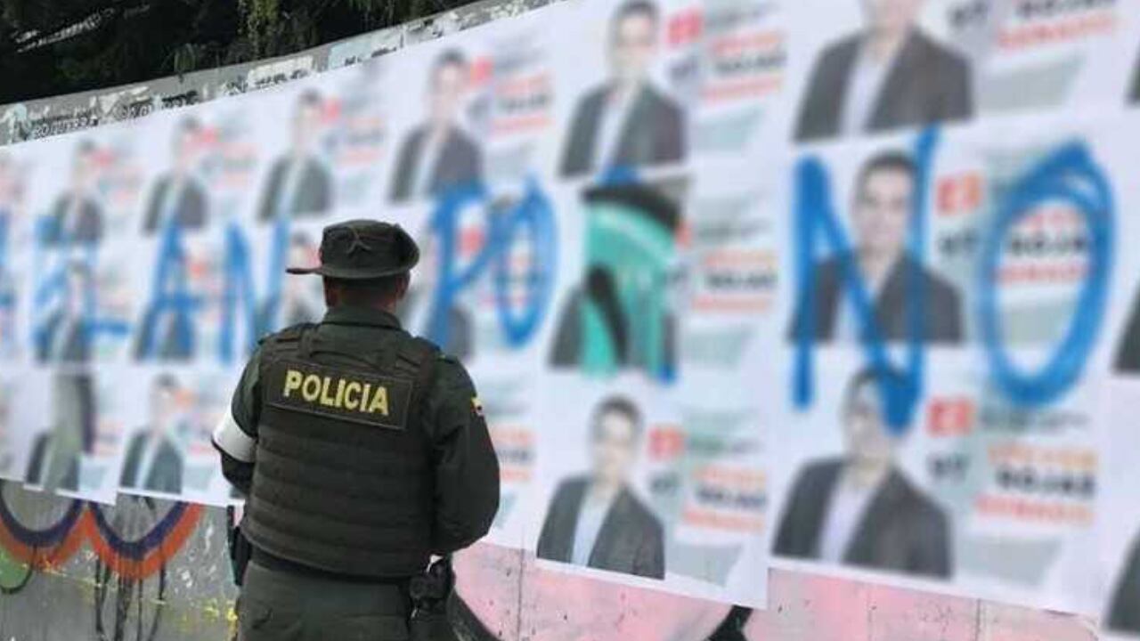 La campaña electoral también se vive en las paredes y vías de las ciudades colombianas