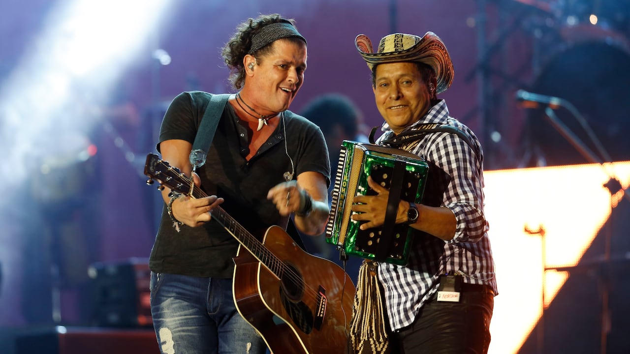 Los artistas compartieron por años en el entorno musical (AP Photo/Dolores Ochoa)
