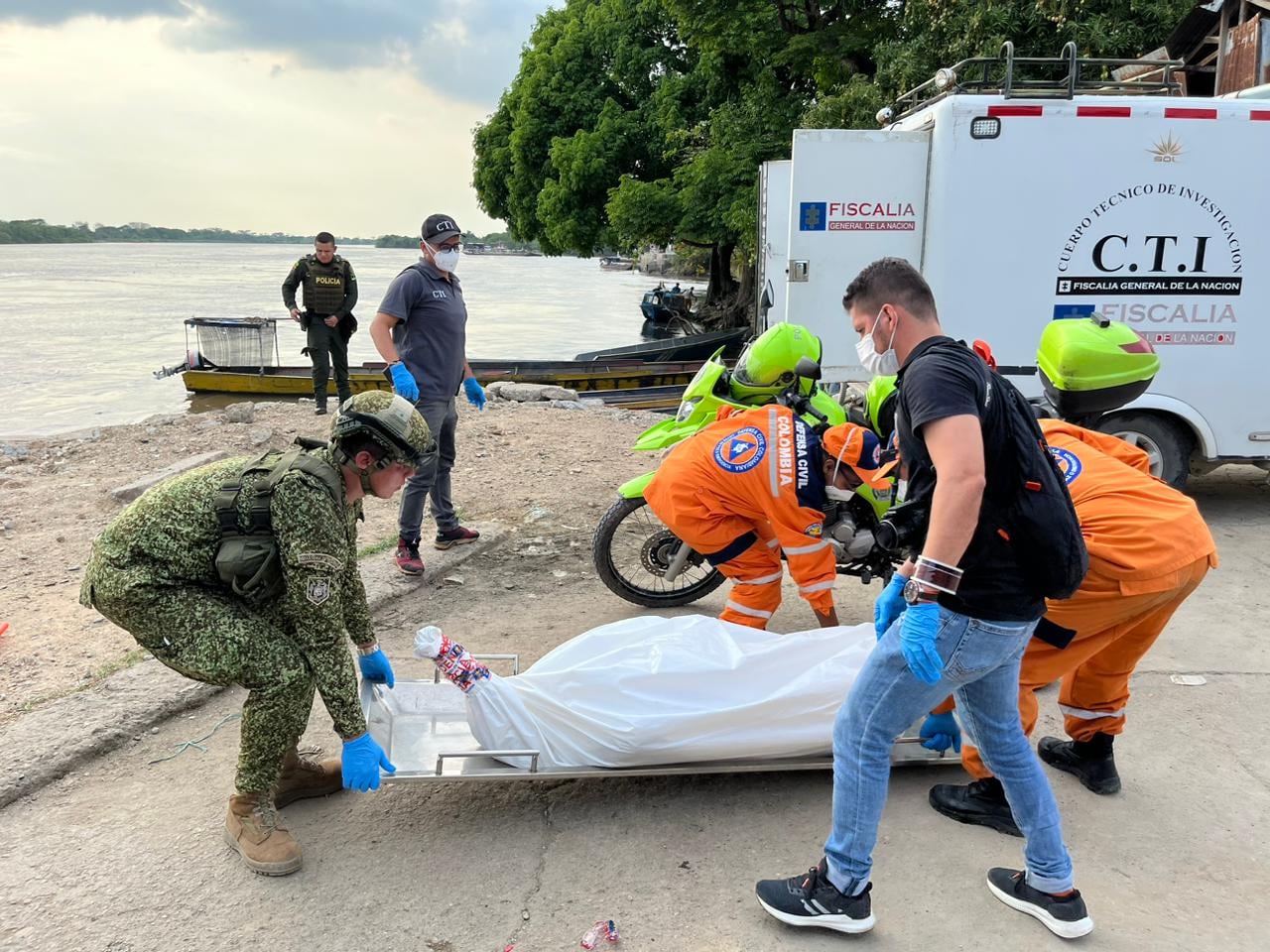 Los cuerpos aparecieron en el área general del municipio de Morales, sur de Bolívar.