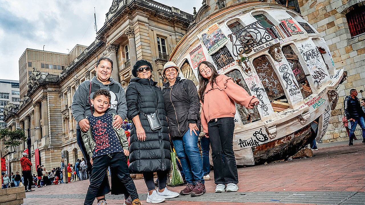 Casi medio millón de personas se acercaron directamente a las sedes de esta bienal fundacional. Y eso, en sí, es un triunfo.