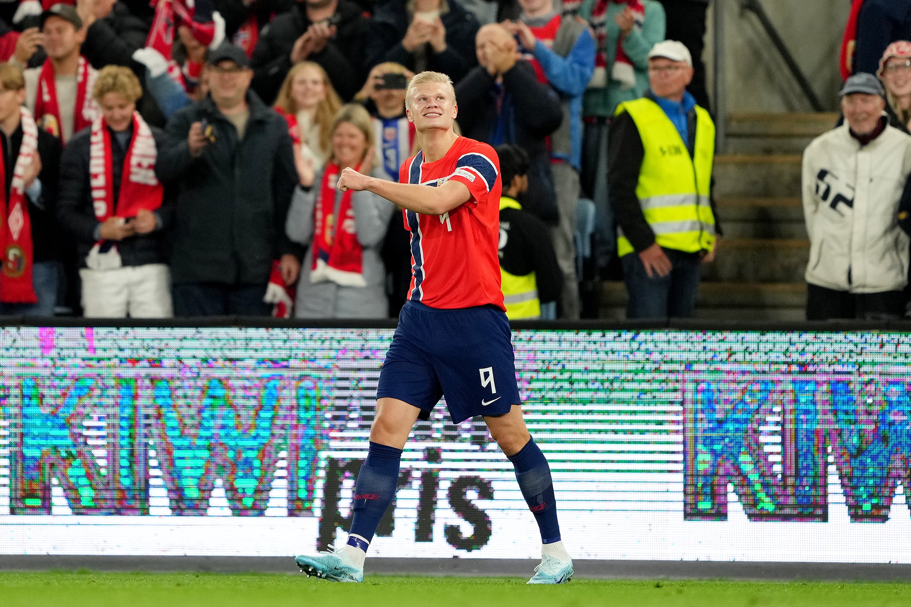 Erling Haaland en la victoria de Noruega.
