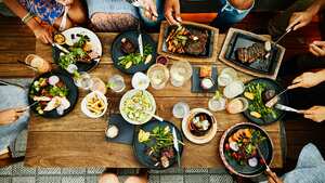 De lo posible se recomienda consumir de inmediato los alimentos recién cocinados.