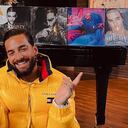 El cantante quiere compartir con sus seguidores todos sus vinilos. Foto: Instagram @maluma.