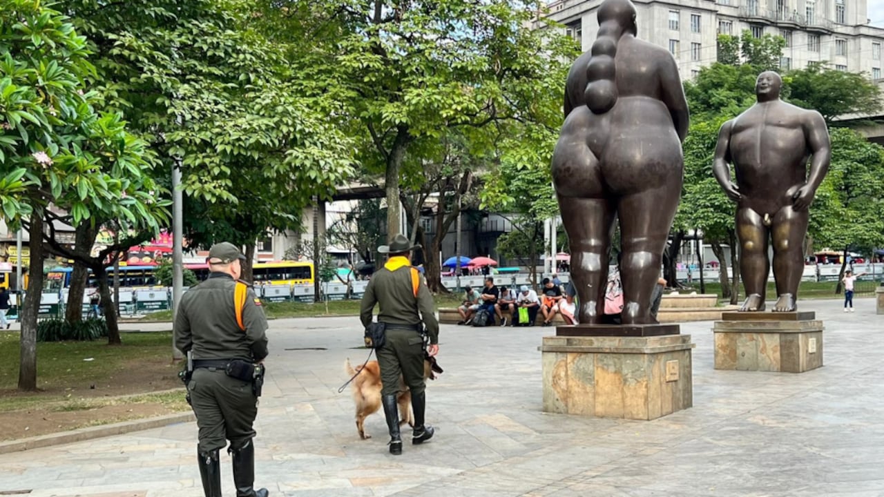 Polémica en Medellín por instalación de blindajes en la plaza Botero.