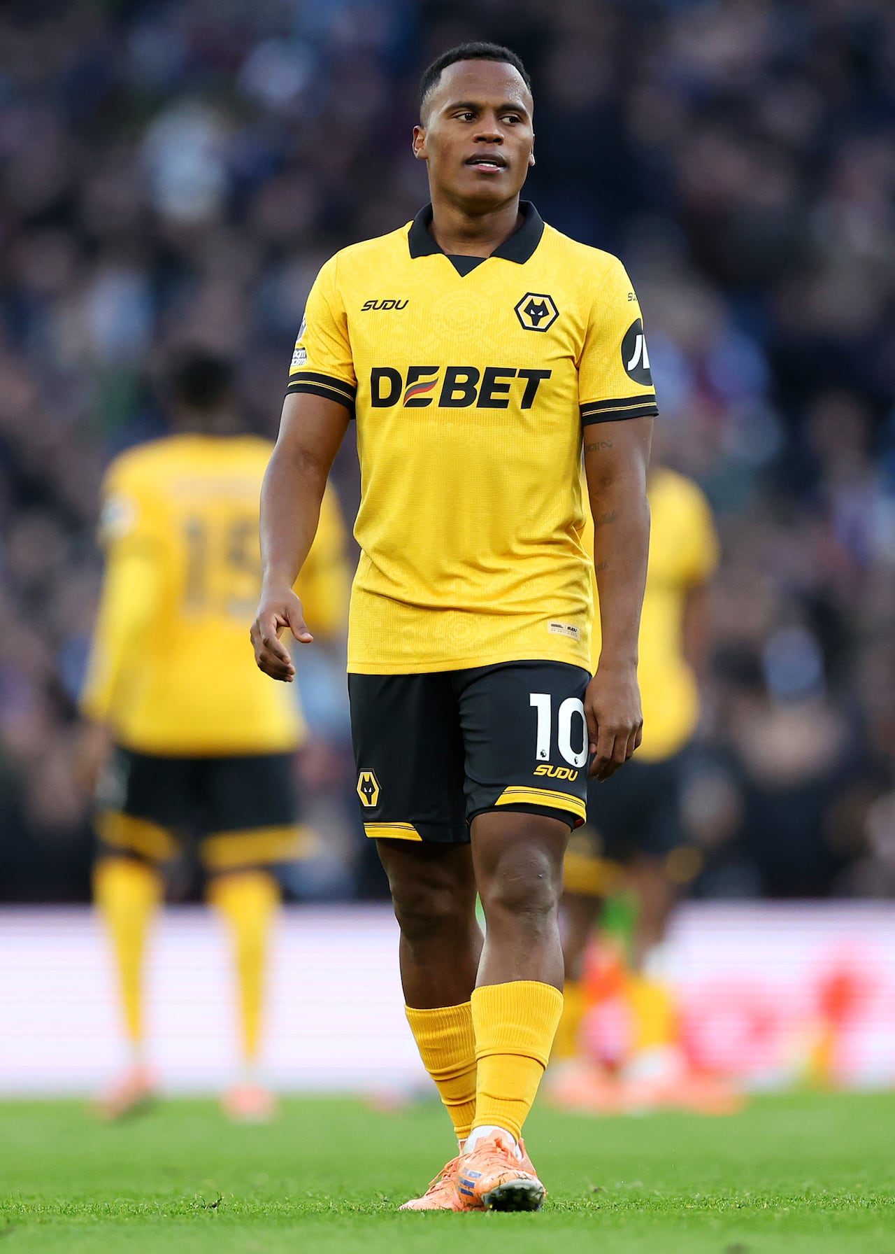 Jhon Arias contra Aston Villa.