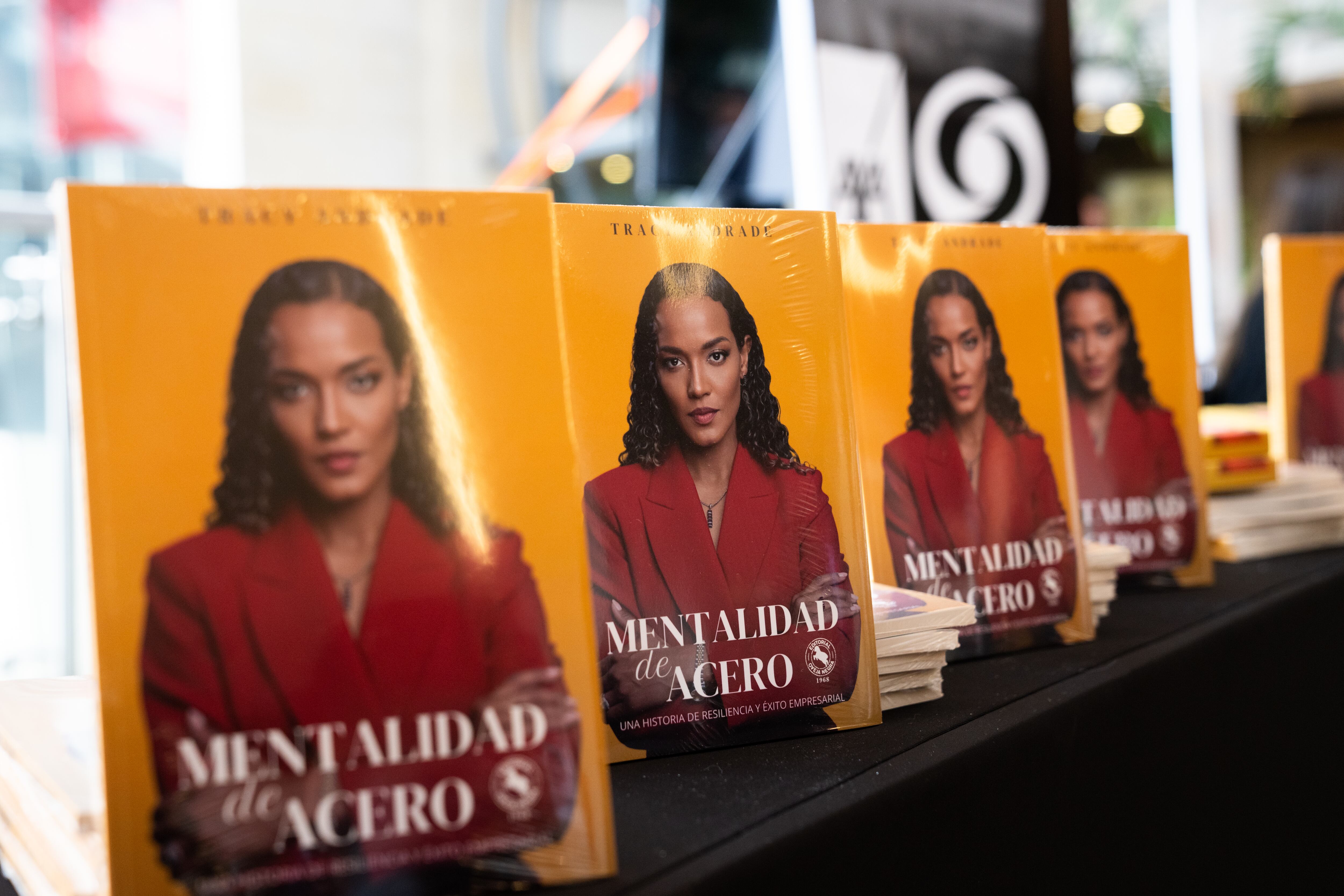 Mentalidad de Acero, el libro de Tracy Andrade que es bestseller en Amazon.