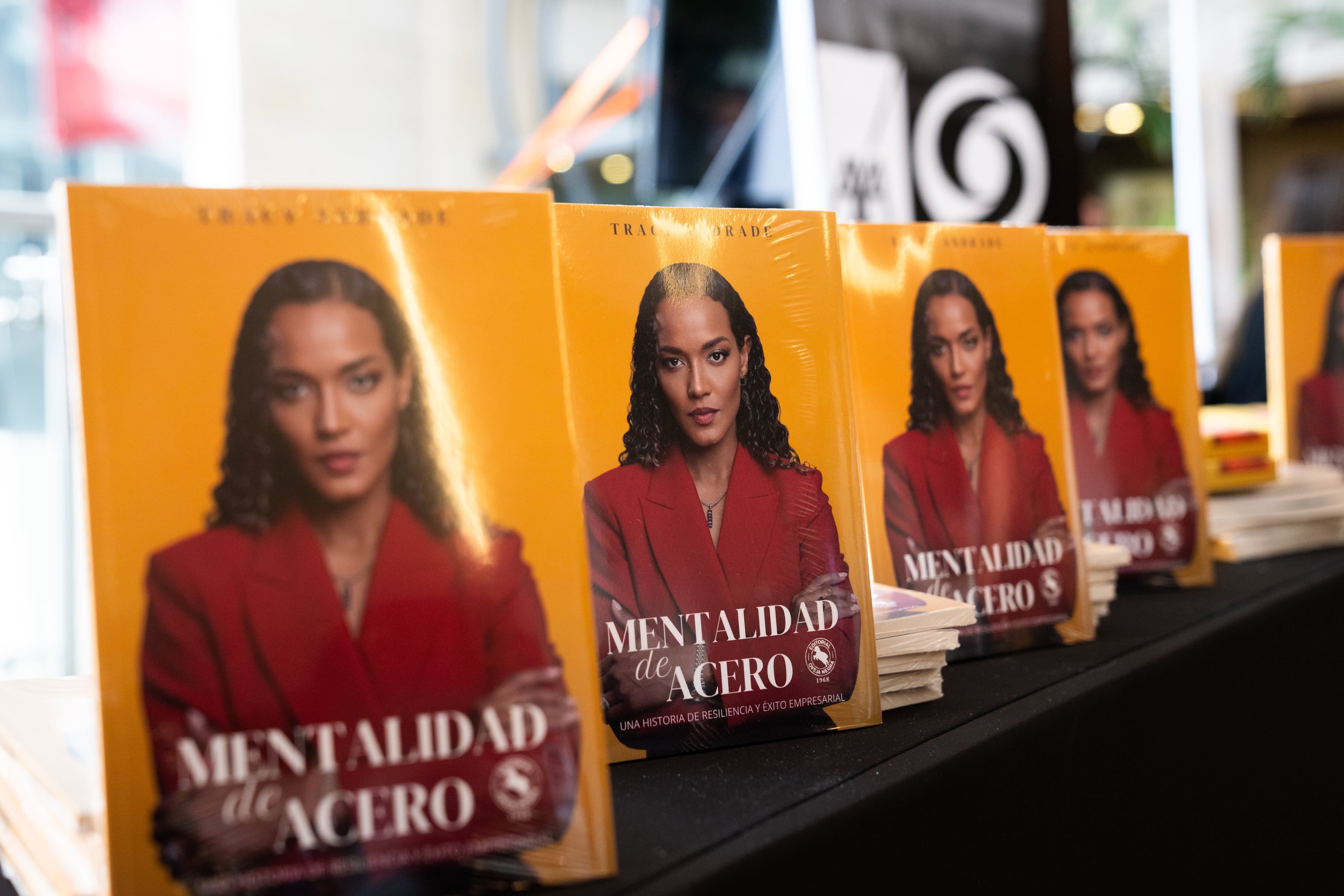 Mentalidad de Acero, el libro de Tracy Andrade que es bestseller en Amazon.