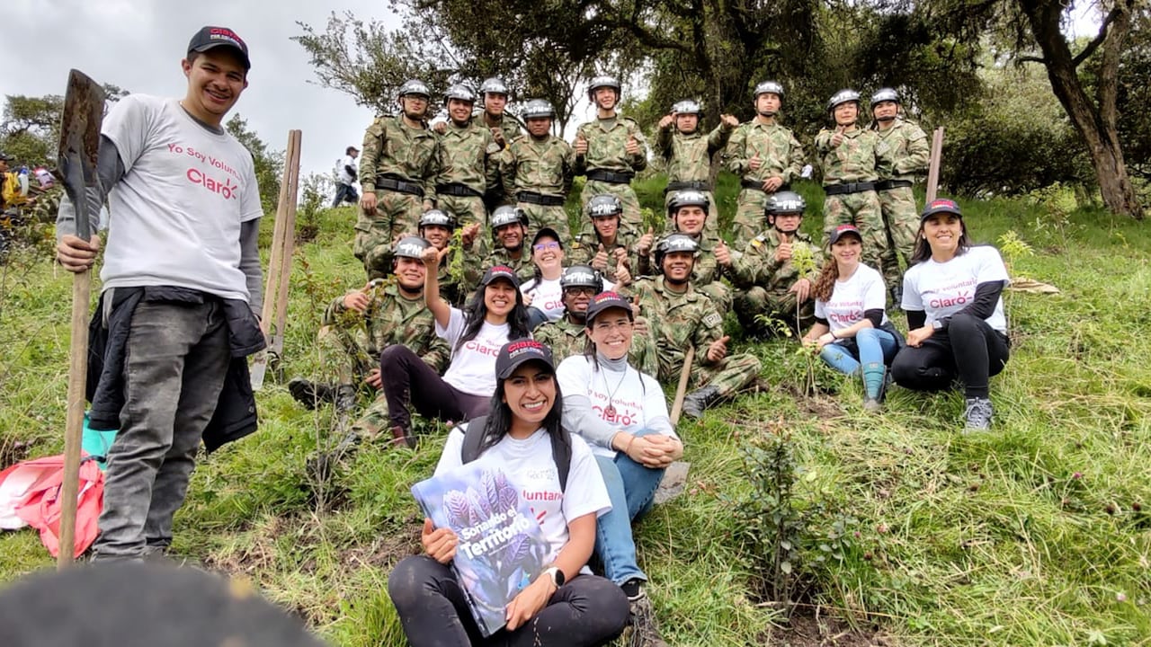 En el municipio de La Calera se llevó a cabo una jornada de reforestación en la que se sembraron más de 550 árboles nativos.
