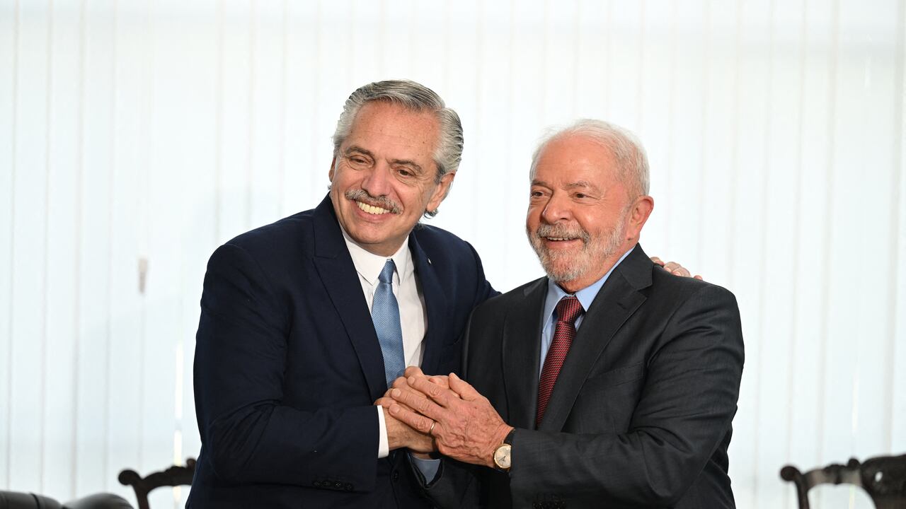 Los presidentes de Brasil y Argentina se reunieron este lunes 2 de enero. Foto: AFP.