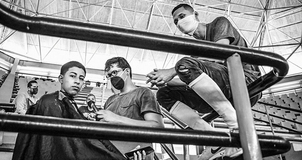 El ELN junto con la Guardia Nacional, las Milicias Bolivarianas y el Sebin se encargan de perseguir a quienes por desespero huyen de estos centros de reclusión