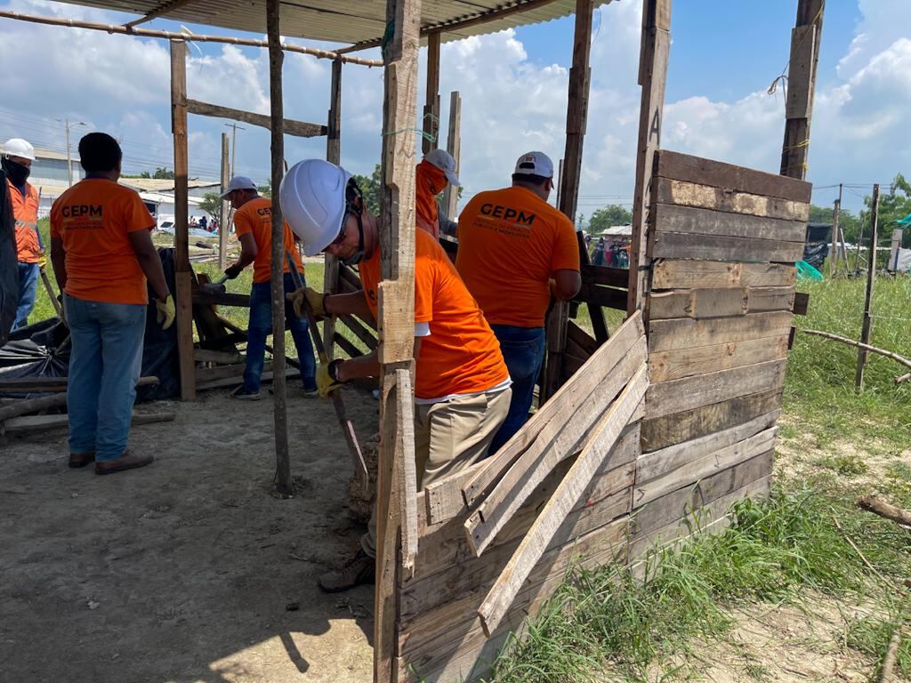 Primer día de desalojo en la Invasión 'Gustavo Petro' de Cartagena