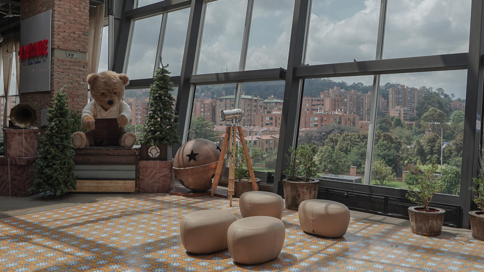 La tarjeta de bono de regalo está disponible para la venta en cuatro centros comerciales de Parque Arauco o a domicilio.