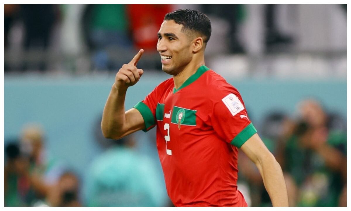 Fútbol - Copa Mundial de la FIFA Qatar 2022 - Ronda de 16 - Marruecos contra España - Education City Stadium, al Rayyan, Qatar - 6 de diciembre de 2022 Achraf Hakimi de Marruecos celebra después de anotar el penalti ganador durante la tanda de penaltis mientras Marruecos avanza a los cuartos de final REUTERS/Matthew Childs