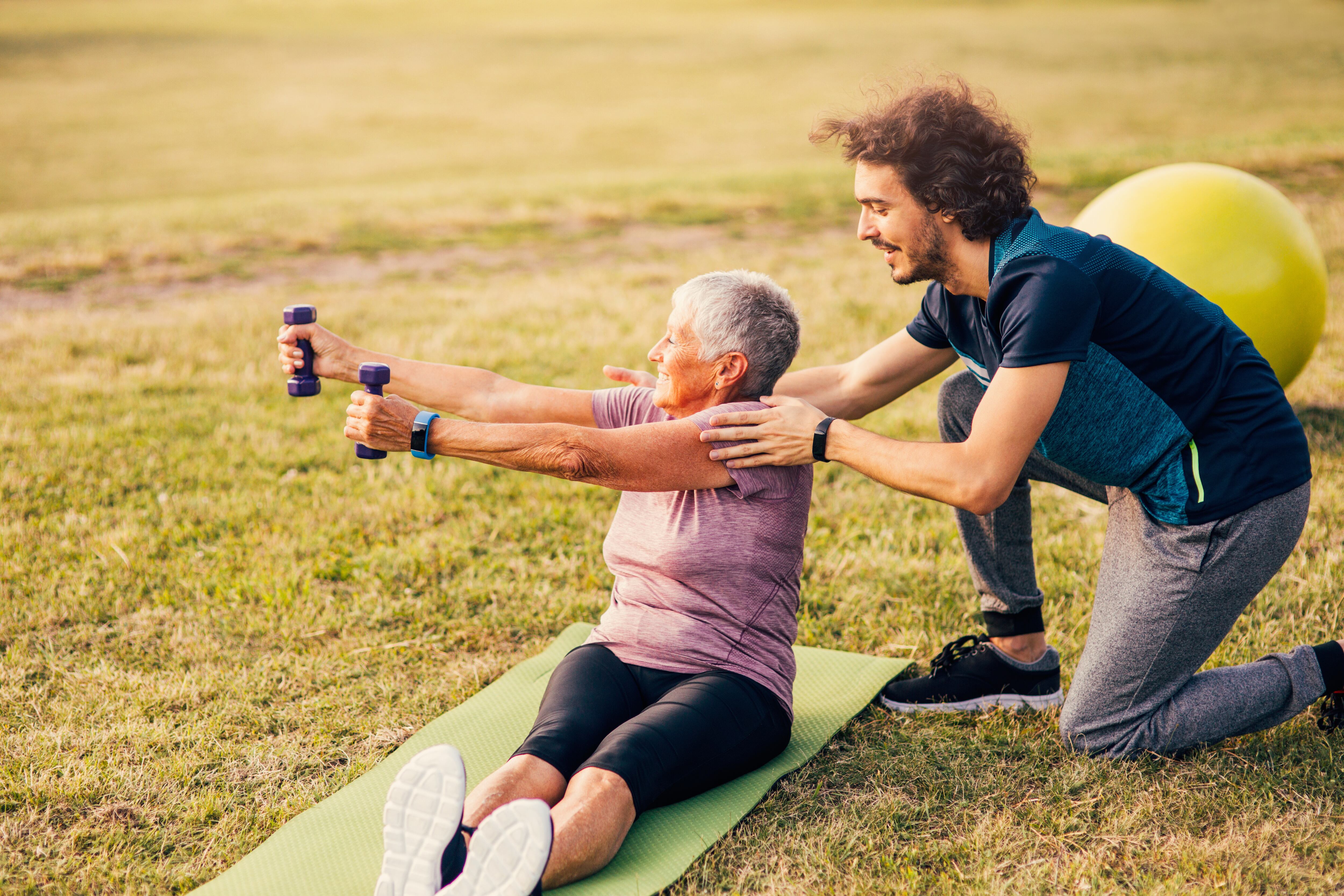 Giros de core con mancuerna