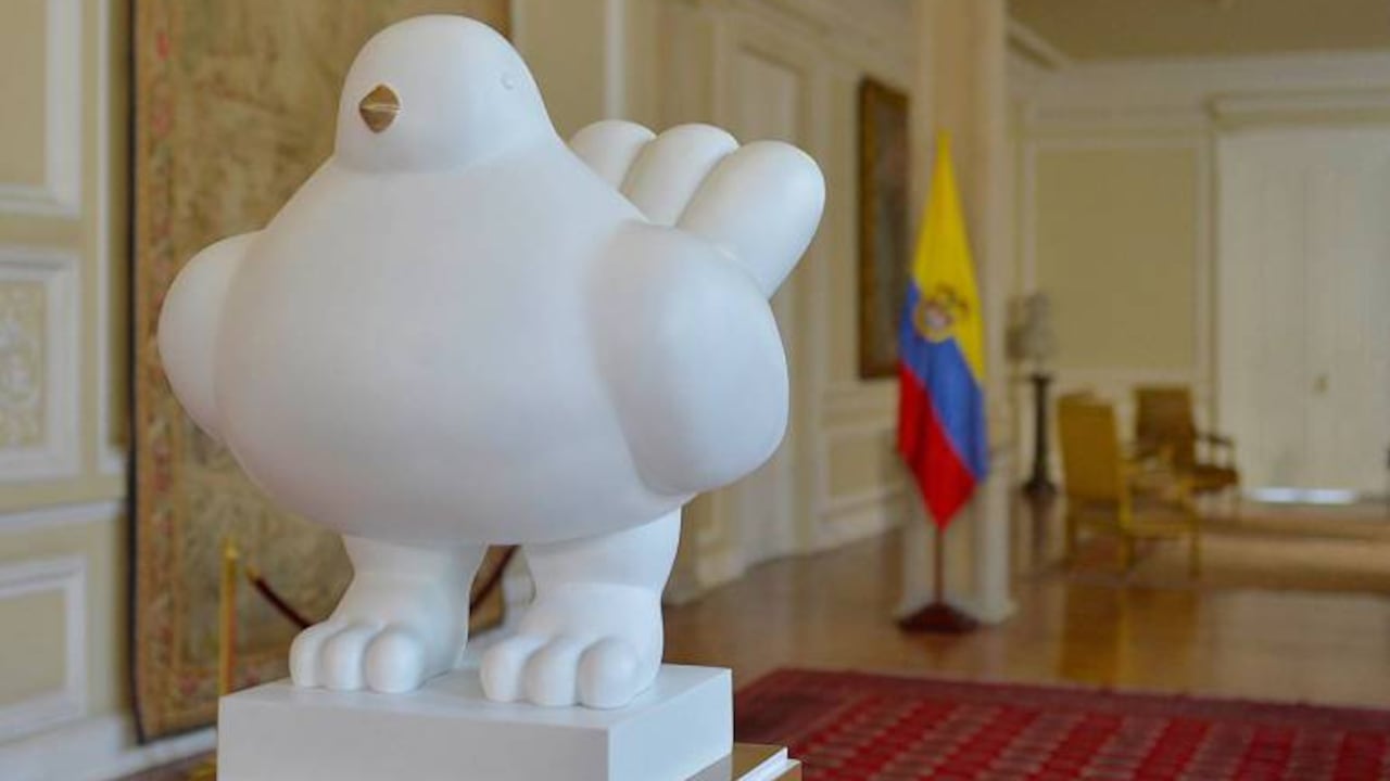 Una fotografía terminó en accidente y afectó una obra de Fernando Botero.