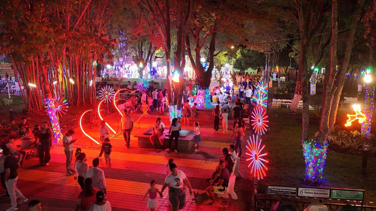 Así se ve Baraya en Navidad.