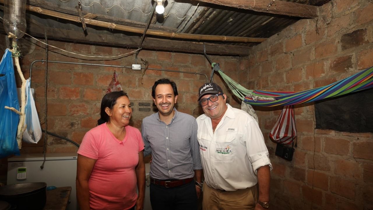 El Gobierno ha cumplido el 73 % de la meta que se trazó de llevar energía a 100.000 hogares a agosto de 2022. Foto: MinEnergía