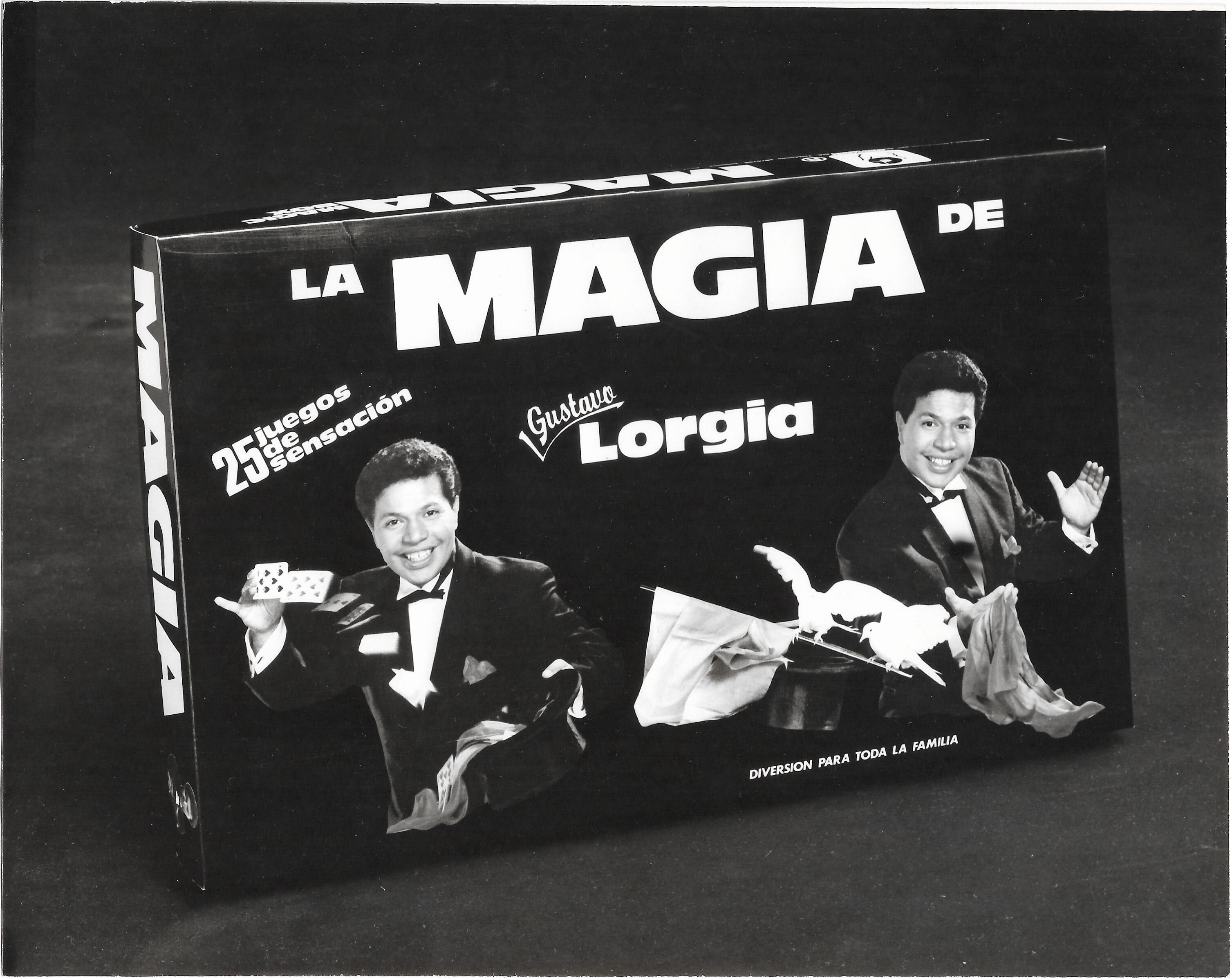 El Museo Nacional de Colombia rinde un homenaje a Gustavo Lorgia y a la historia de la magia en el país con la exposición ‘Por arte de magia’ .