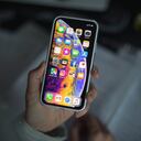 Aunque iOS 18.4 trajo mejoras, también incluyó un detalle inesperado.