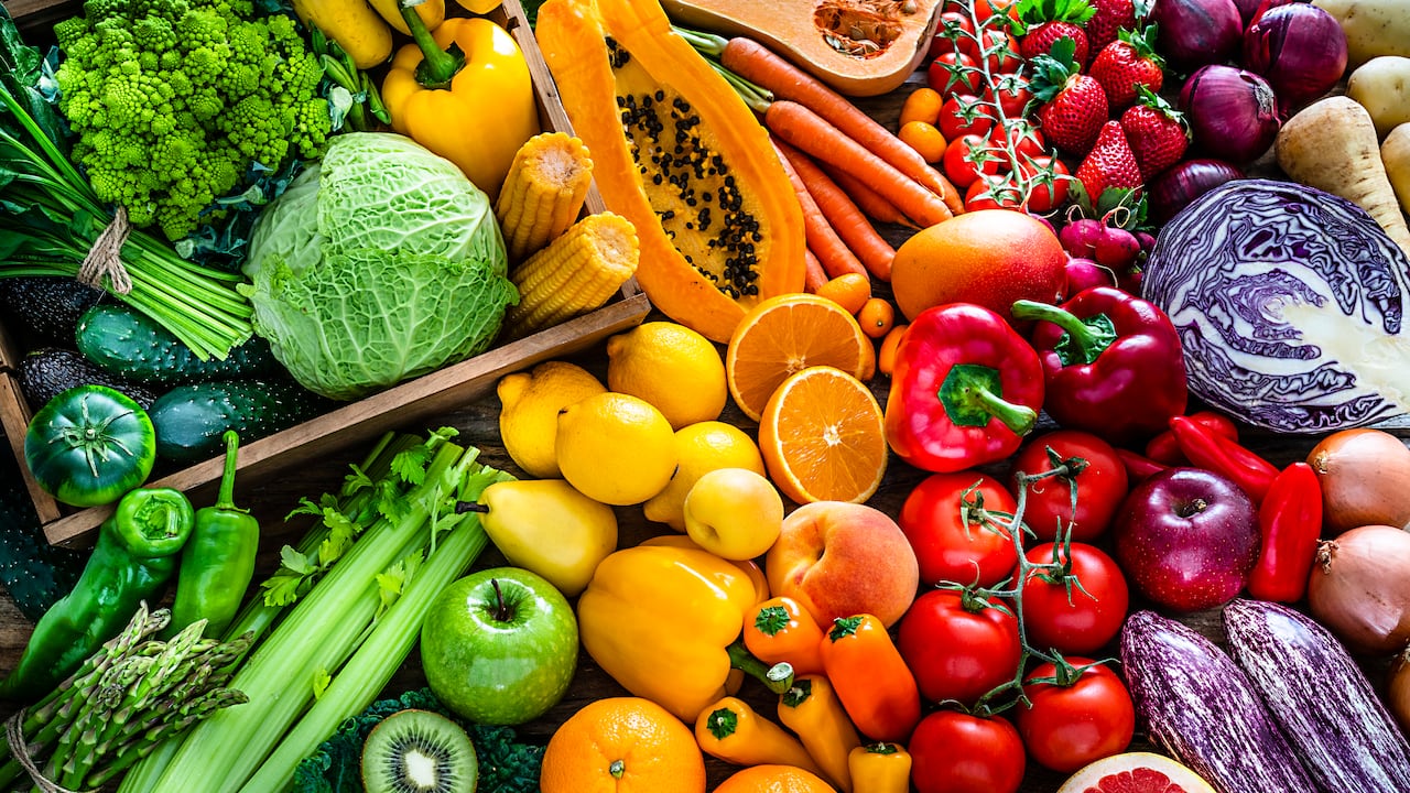 Las frutas ofrecen numerosos beneficios para el organismo, sin embargo, consumirlas en ayunas ayudaría a que tengan una mejor asimilación.