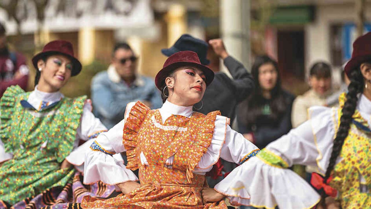 La Secretaría de la Mujer de Cundinamarca ha creado varias iniciativas para que haya más mujeres como Elena Tinoco. Trabajan para empoderarlas y protegerlas.