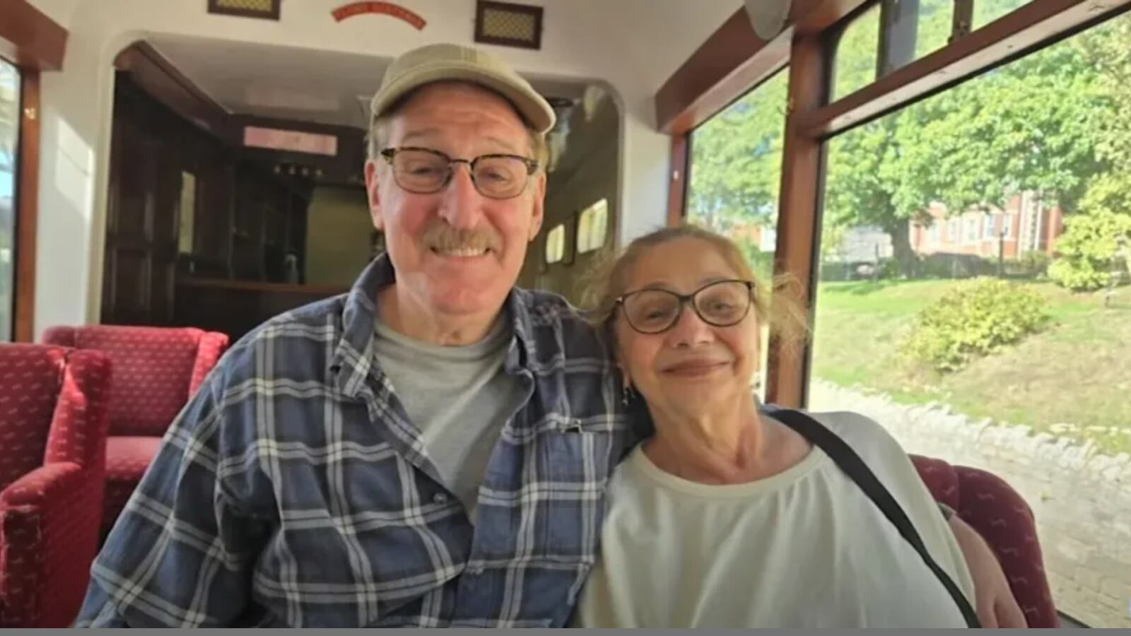 Una pareja casi quedó abandonada en el extranjero debido a una regla de tarjeta de crédito poco conocida de Delta Airlines.