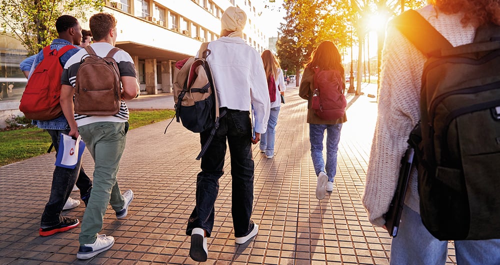 Los abogados recién graduados casi que triplican las cifras de médicos en 2023. Se cree que este número puede seguir subiendo. 
