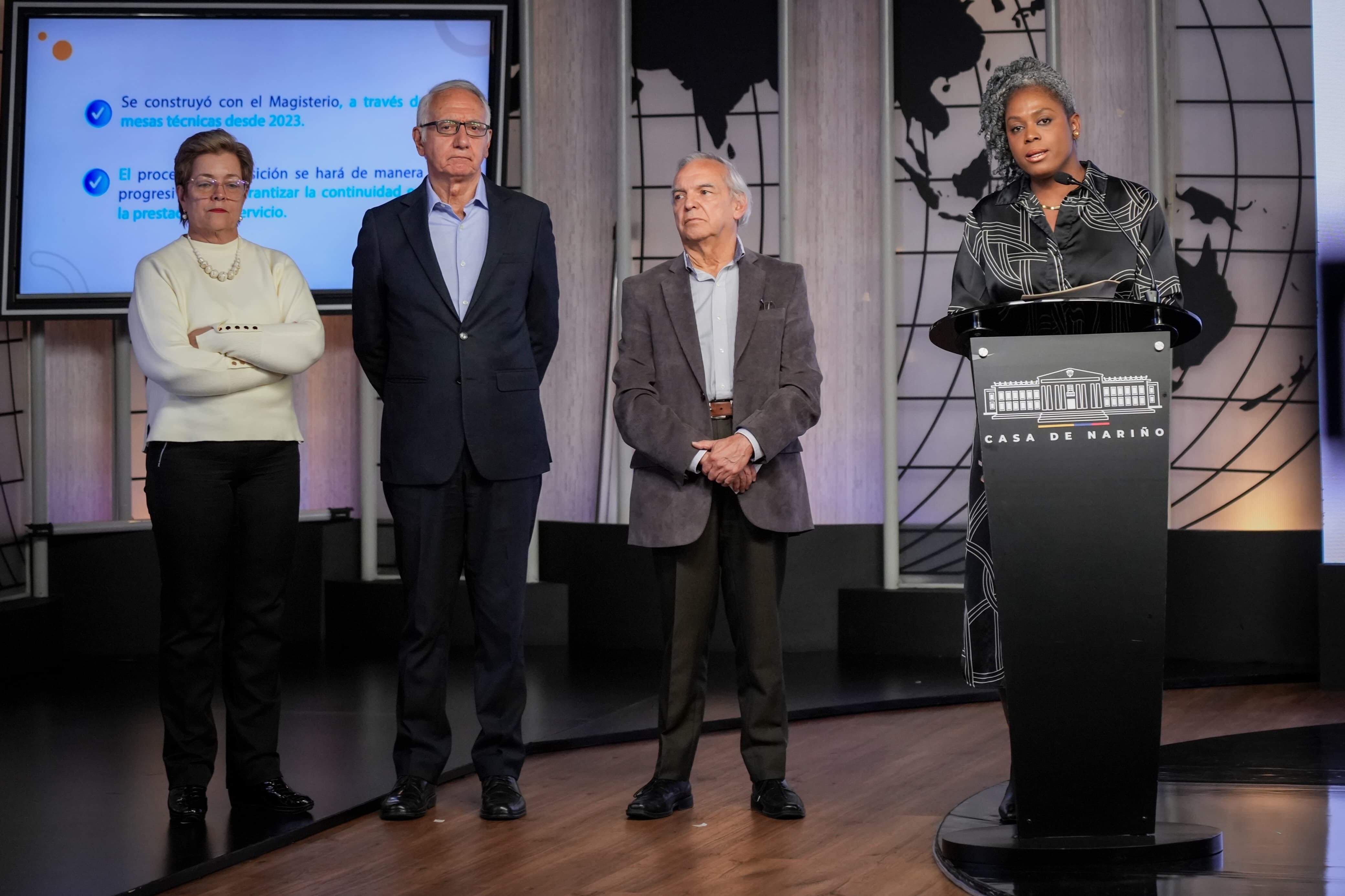 Gloria Inés Ramírez, Guillermo Alfonso Jaramillo, Ricardo Bonilla y Aurora Vergara.
