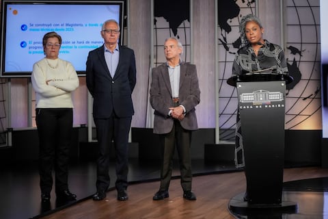 Gloria Inés Ramírez, Guillermo Alfonso Jaramillo, Ricardo Bonilla y Aurora Vergara.