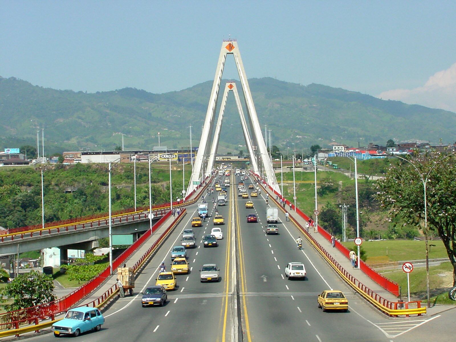 De acuerdo con la información del RUNT de los vehículos registrados en Pereira, en promedio el 10% del total de los vehículos corresponden a vehículos con placa terminadas en el mismo dígito