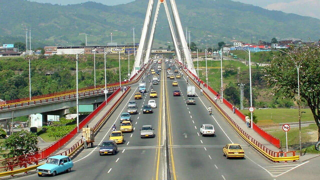 De acuerdo con la información del RUNT de los vehículos registrados en Pereira, en promedio el 10% del total de los vehículos corresponden a vehículos con placa terminadas en el mismo dígito