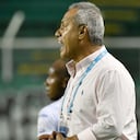 Hernán Torres en medio del partido entre pijaos y verdiblancos