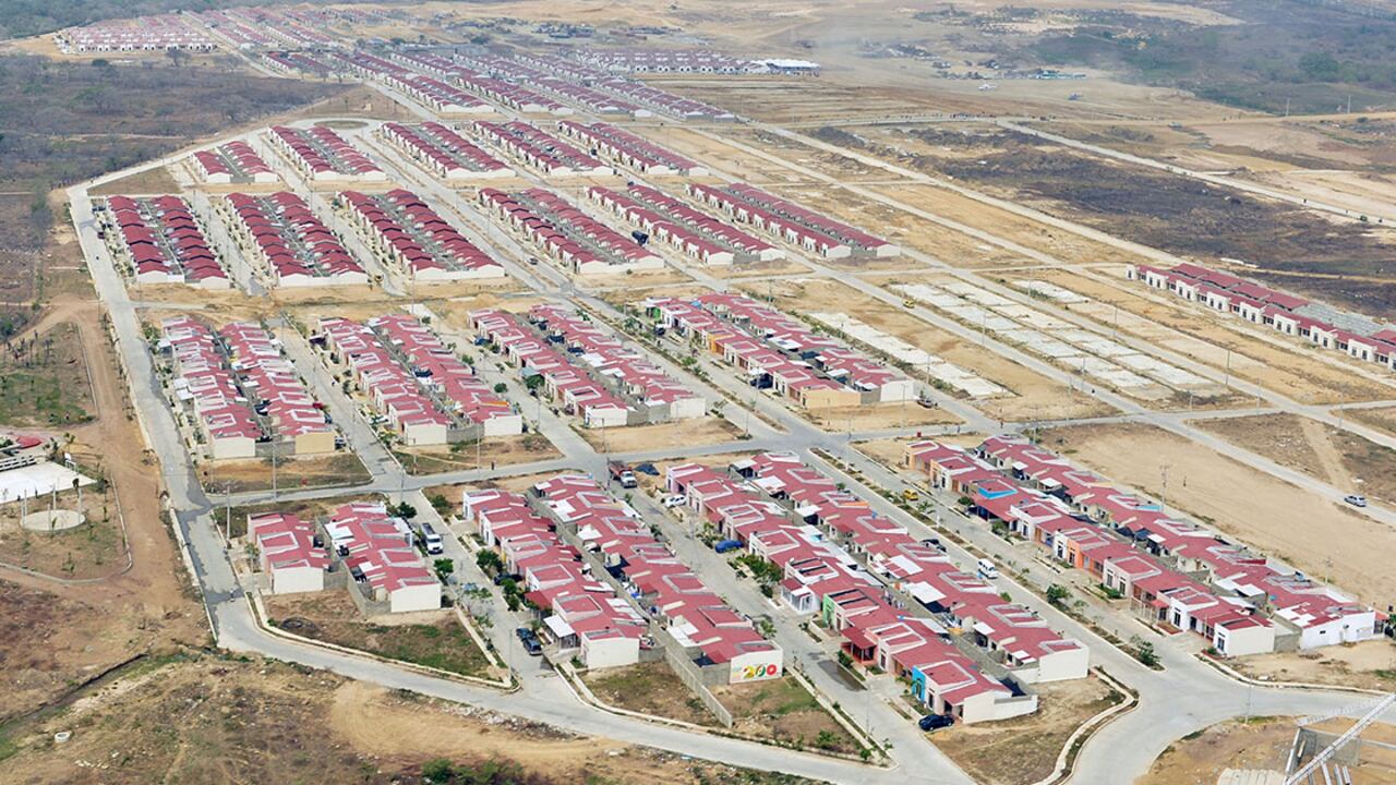 Dentro del paquete de medidas, el programa de 100.000 viviendas gratis tiene un costo fiscal de 4,2 billones de pesos y esta vez se concentrará en ciudades intermedias.