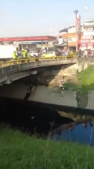 Consternación en Cali por hallazgo de un cuerpo en estado de descomposición en un caño.