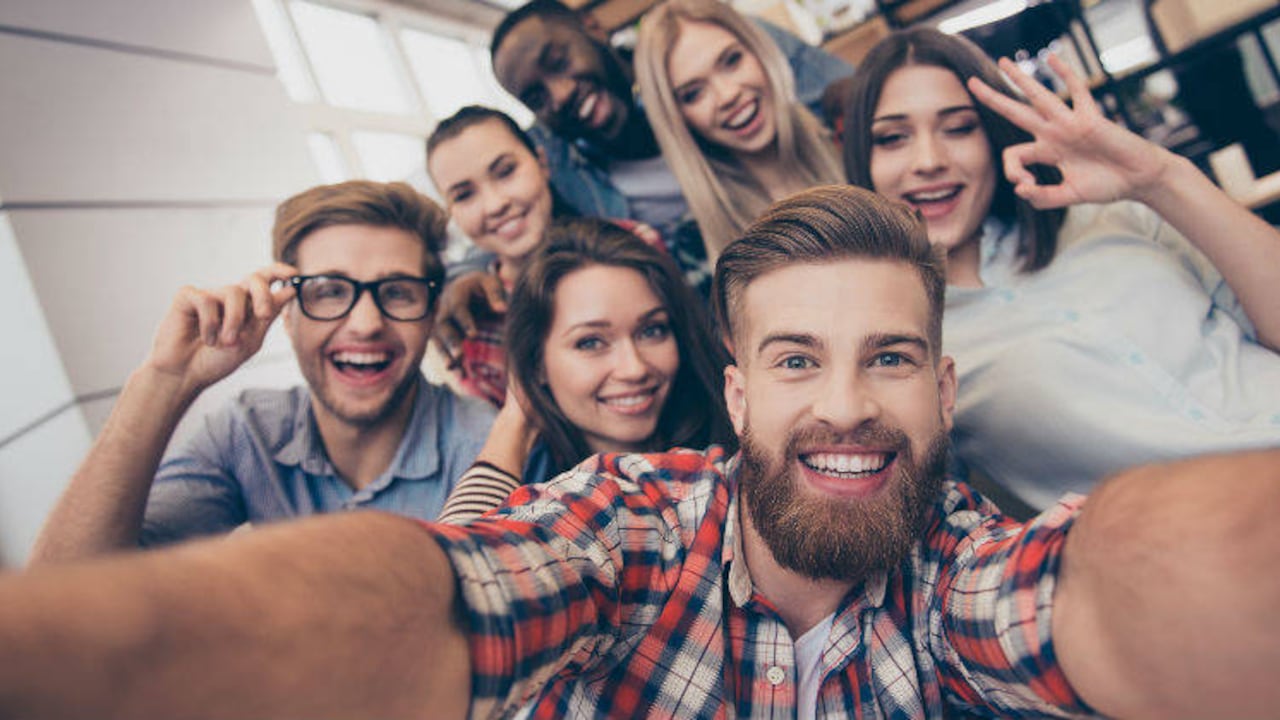 Tener un círculo social con mentalidad de abundancia puede ayudarte en tus propósitos.