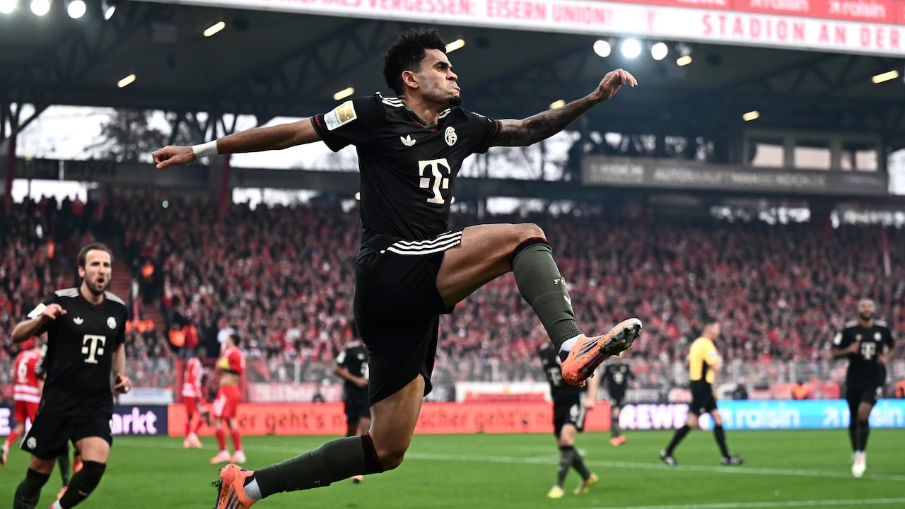 Luis Díaz celebra el golazo ante el Unión Berlín.
