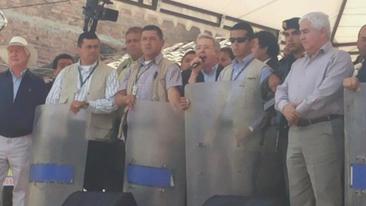 Así fue escoltado Uribe en Soacha.