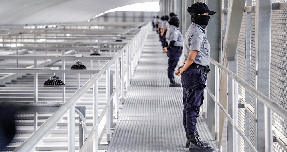 El gobierno de Bukele ha efectuado varios golpes contra el crimen organizado en El Salvador.